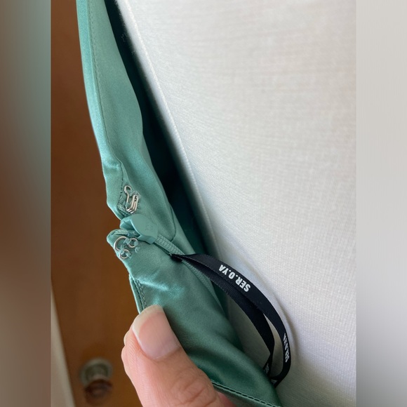 NWT! SER.O.YA EMMA 100% SILK GOWN in Feldspar Green Size S Seroya - Picture 12 of 13